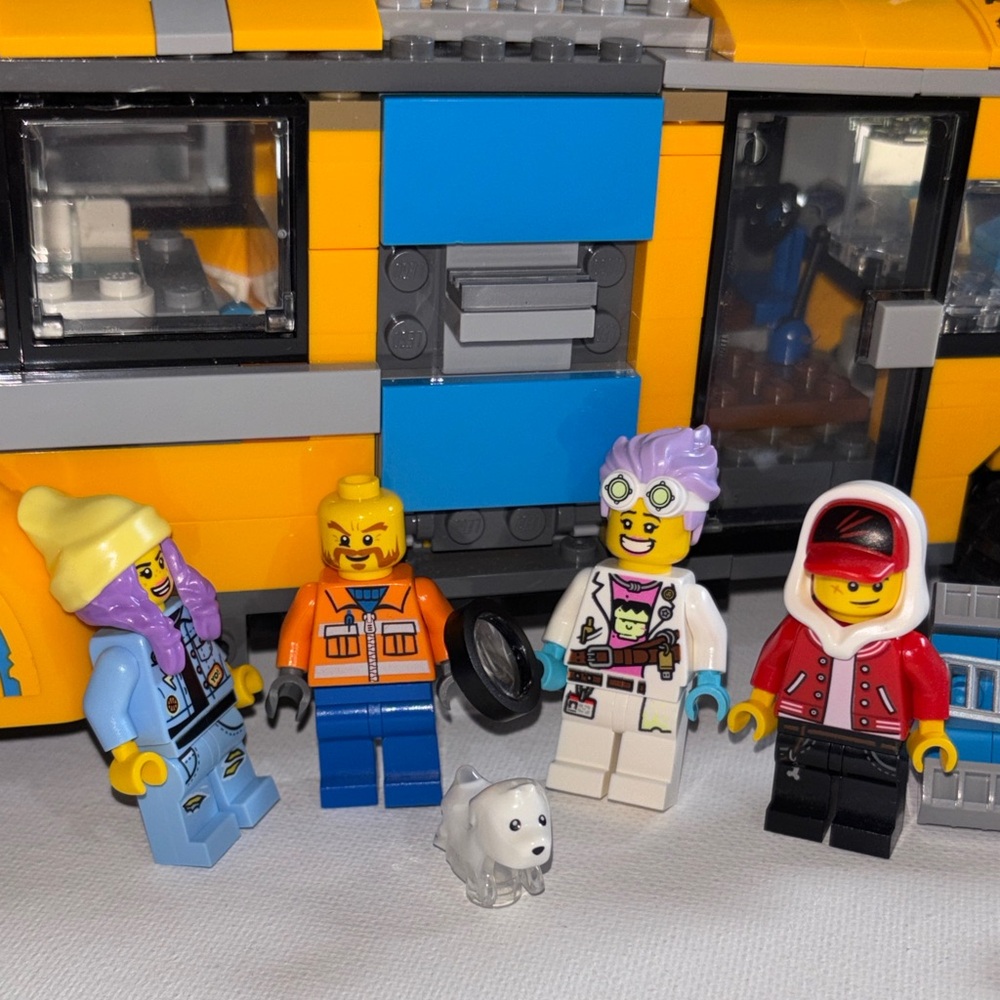 LEGO Hidden Side Paranormal Intercept Bus 3000 70423 Augmented Reality (AR)